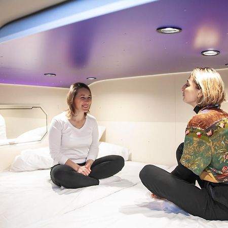 Av-2 Capsule Hotel Kiev Exterior foto