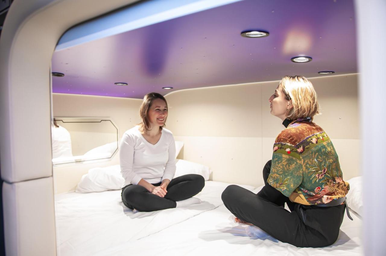 Av-2 Capsule Hotel Kiev Exterior foto
