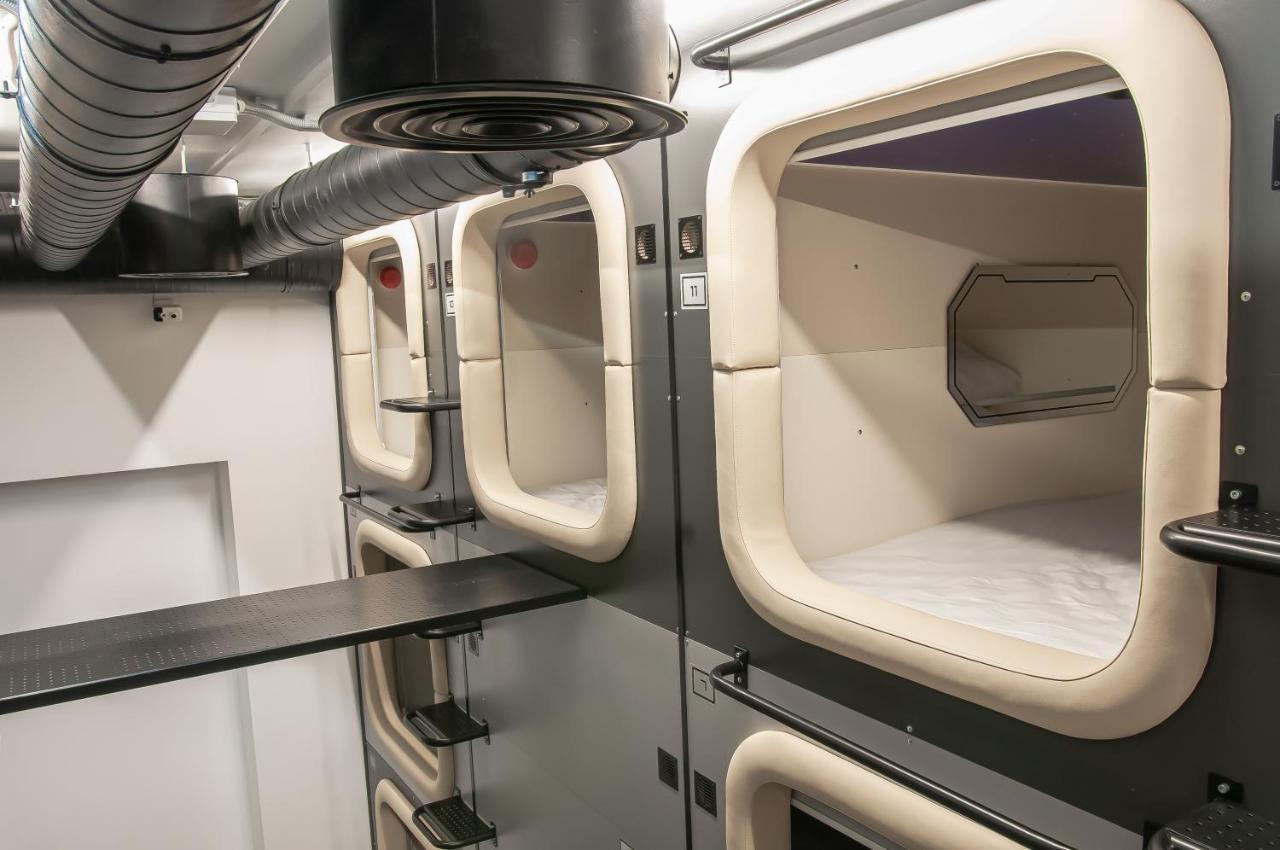 Av-2 Capsule Hotel Kiev Exterior foto