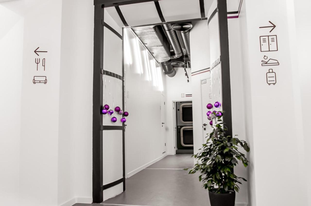 Av-2 Capsule Hotel Kiev Exterior foto