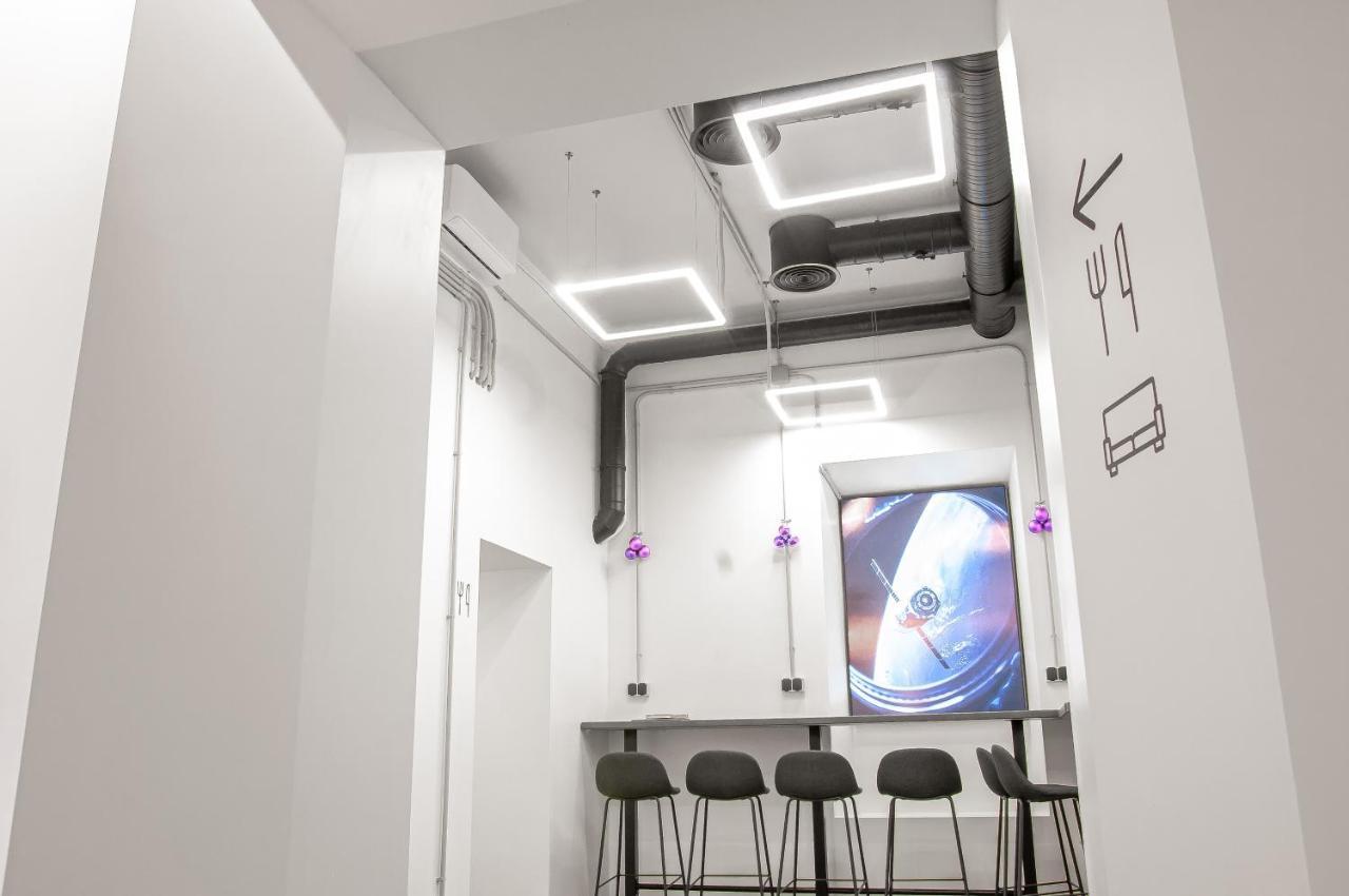 Av-2 Capsule Hotel Kiev Exterior foto